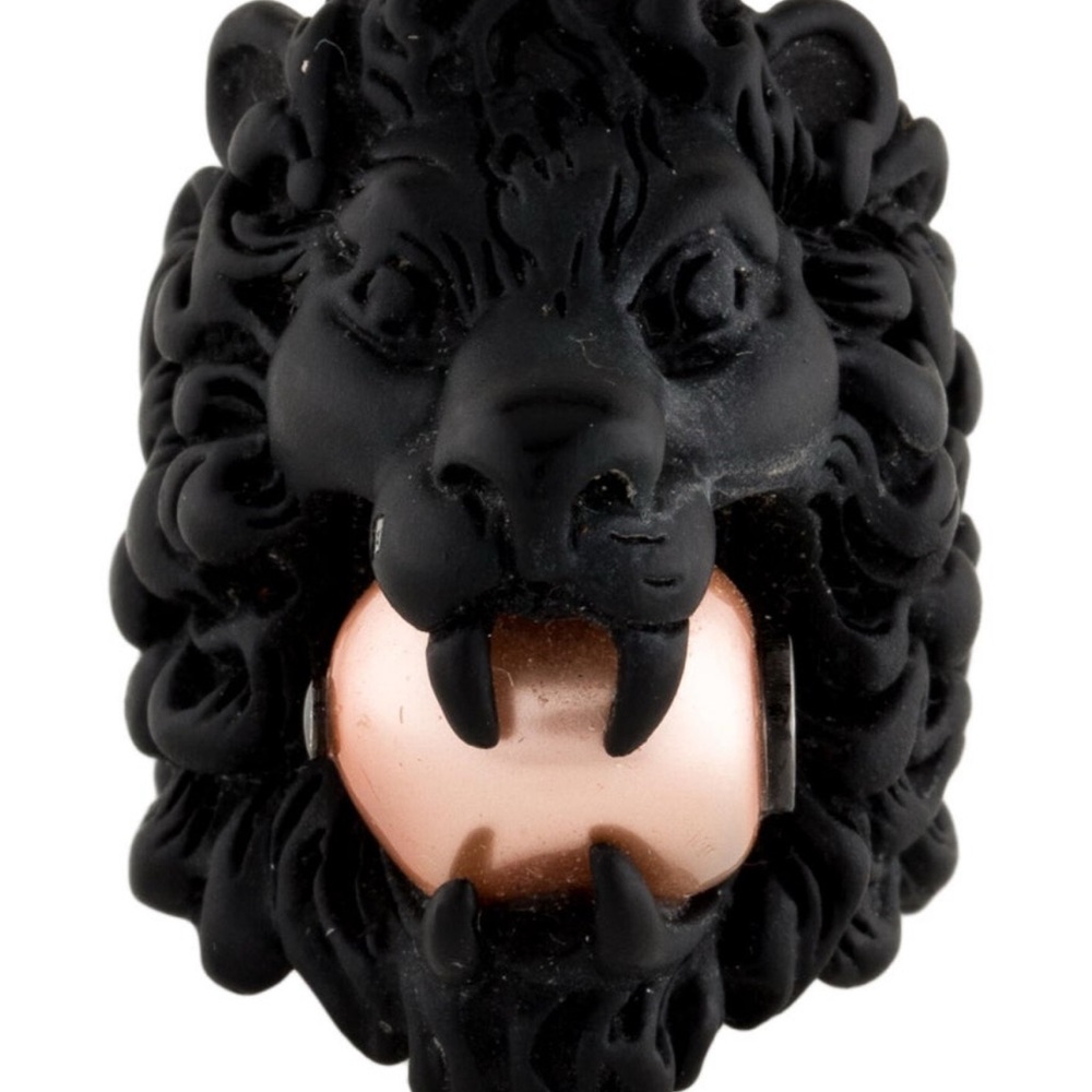 Gucci Black and Rose Gold Lion Head Ring